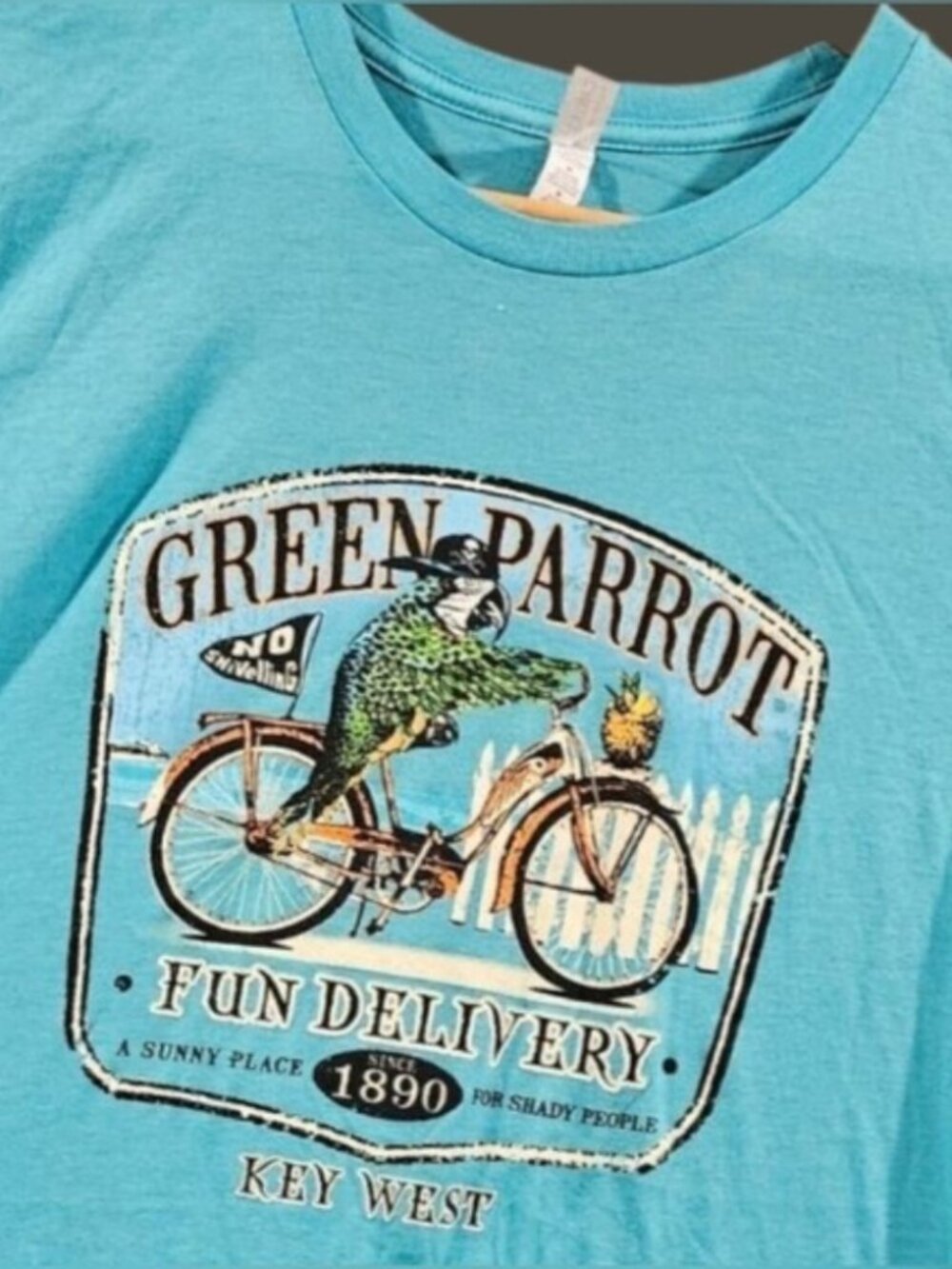 Green Parrot Key West SZ Med Green Short Sleeve Unisex Graphic Colorful T-Shirt